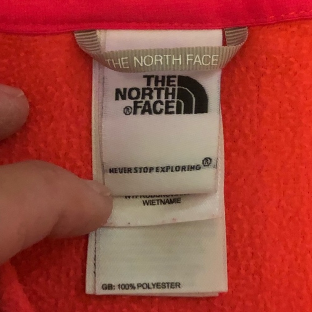 The North Face quarter zip fleece.EUC No stains or picks.  Animal and smoke free - Picture 6 of 10